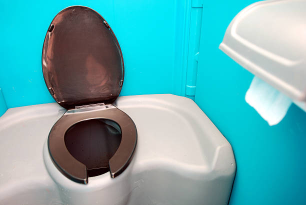 Best High-end porta potty rental  in Altamont, KS
